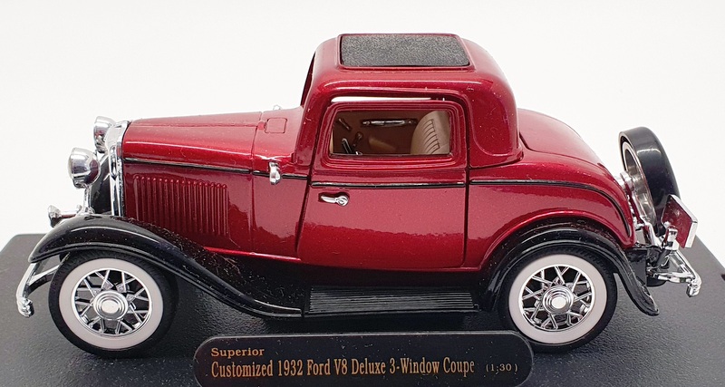 Sunnyside 1/30 Scale Model SS5744W - 1932 Ford V8 Deluxe 3 Window Coupe - Red
