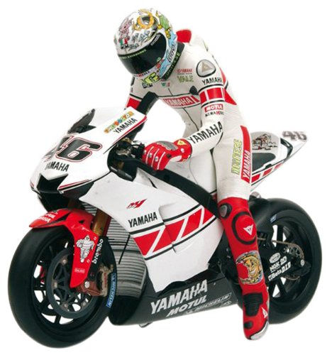 Minichamps 1/12 Scale Diecast - 312 050086 Valentino Rossi Sitting Moto GP 2005