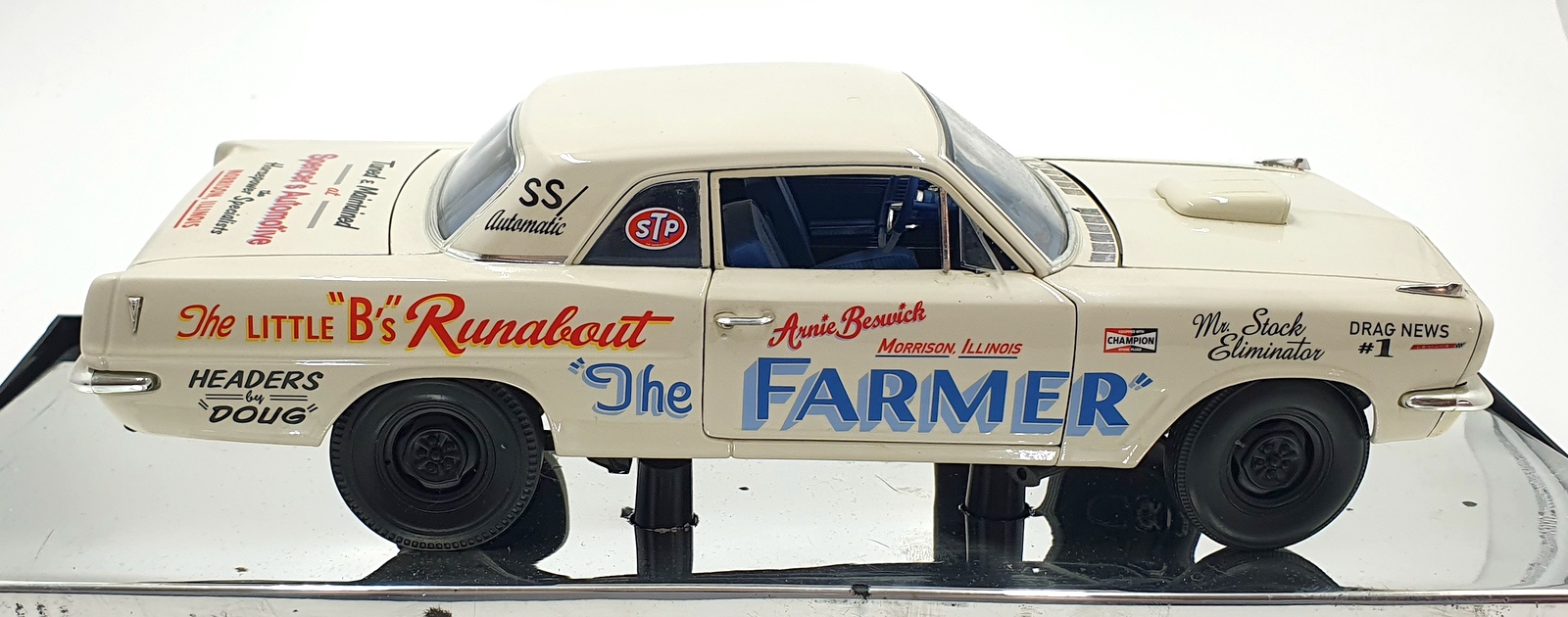 Highway 61 1/18 Scale 50150 - 1963 Pontiac Super Duty 'The Farmer