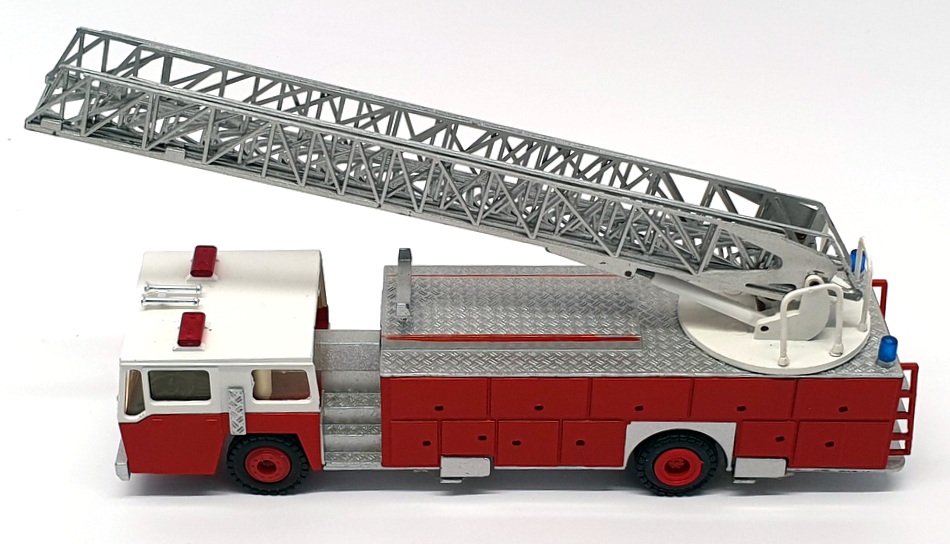 Conrad 1/50 Scale 5502 - Emergency One Fire Engine Truck Rescue Ladder