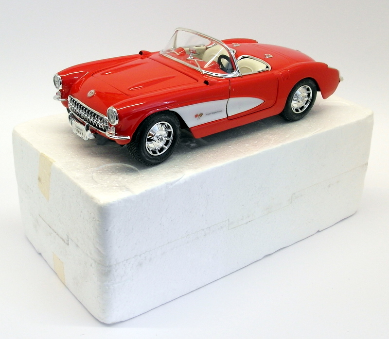 Road Tough 1/18ミニカー シボレーコルベット　1957 レッド Vintage 1957 Chevrolet Corvette 1:18 Scale Road Tough Die