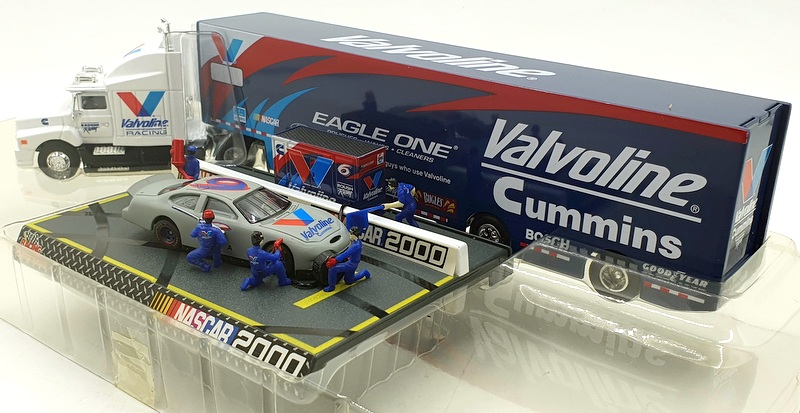 Racing Champions 1/64 Scale 93428 NASCAR Transporter Stock Car With Pit Crew