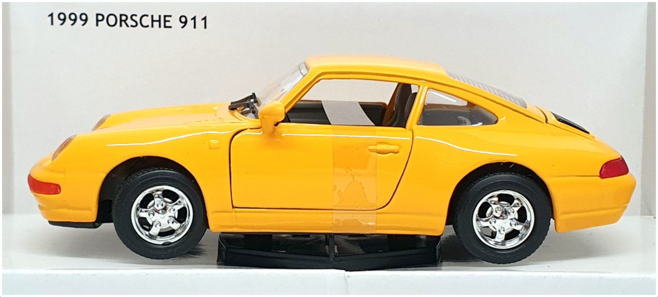 Motor Max 1/24 Scale Diecast SAIN04 - 1999 Porsche 911 - Yellow
