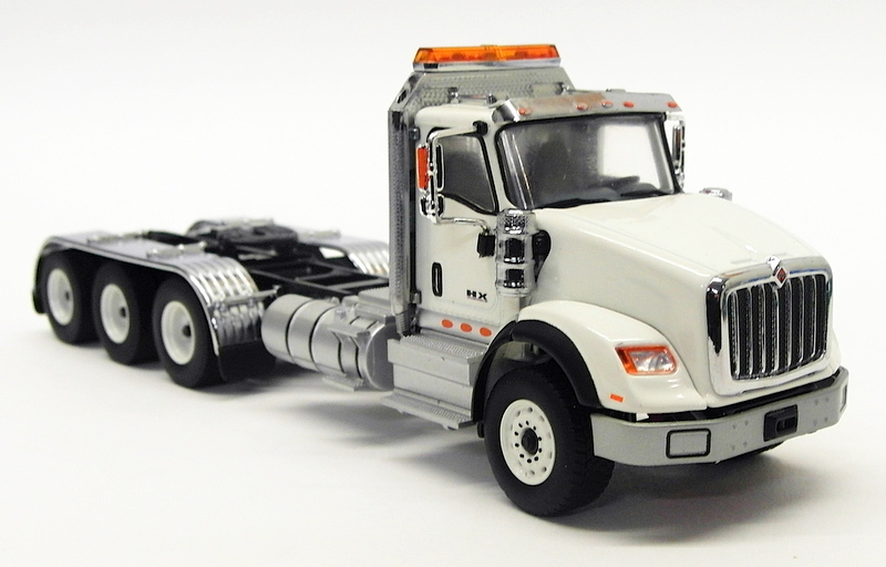 Diecast Masters 1/50 Scale Truck 71007 International HX620 Tridem