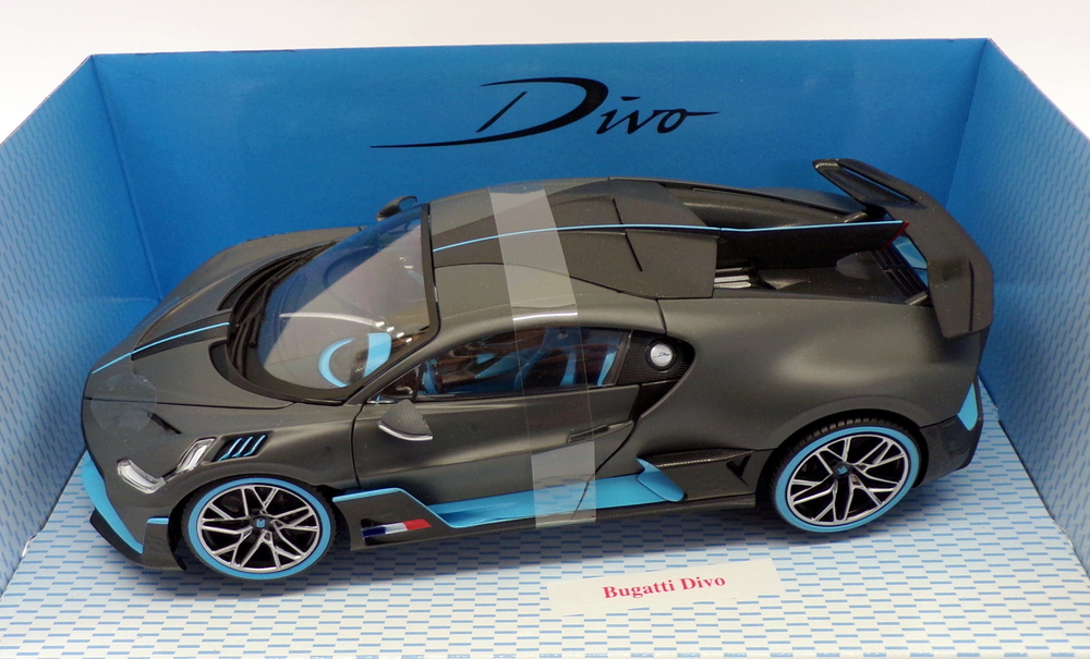 Bburago - Bugatti Divo a escala 1:18