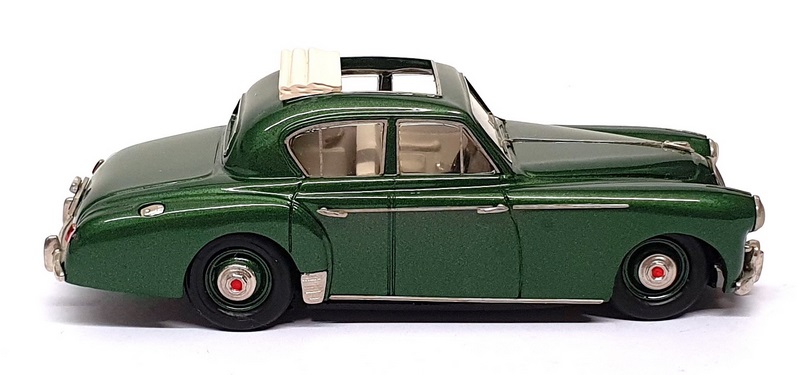 Four Wheel Models 1/43 Scale FWLG34 - 1954 Lagonda 3L 4Dr Saloon - Larch Green Four Wheel Models 1/43 Scale FWLG34 - 1954 Lagonda 3L 4Dr Saloon - Larch Green