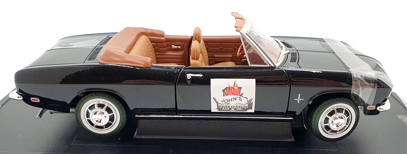 No54ミニカー1/18箱あり 63 CHEVROLET CORVAIR Road Signature 1/18 Scale Diecast 92498 - 1969 Corvair Monza