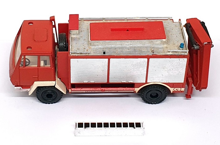 Conrad 1/50 Scale 3490 - Rosenbauer Steyr Fire Engine Truck - Red