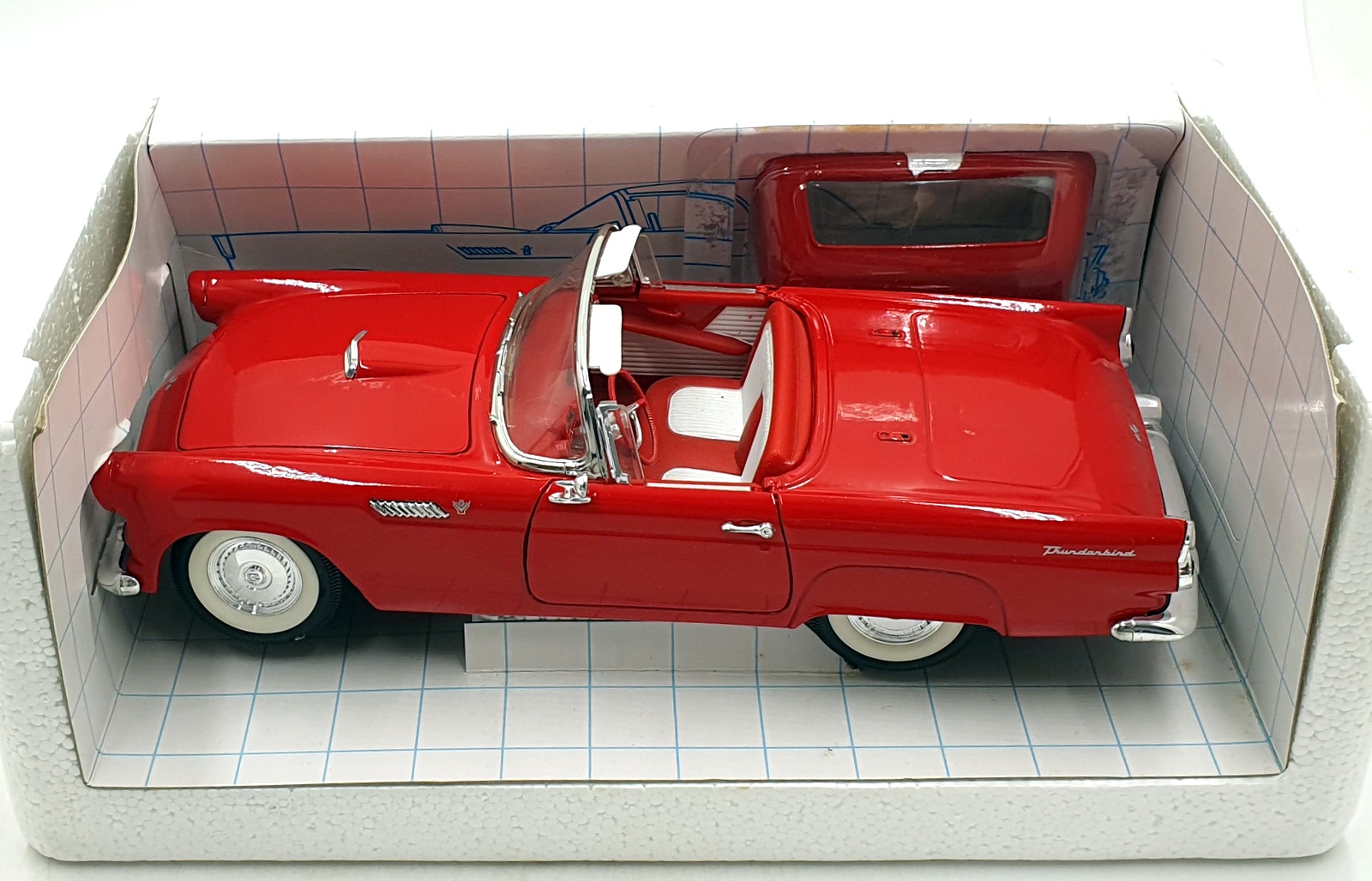 Revell 1/18 Scale Diecast 8650 - 1955 Ford thunderbird - Red