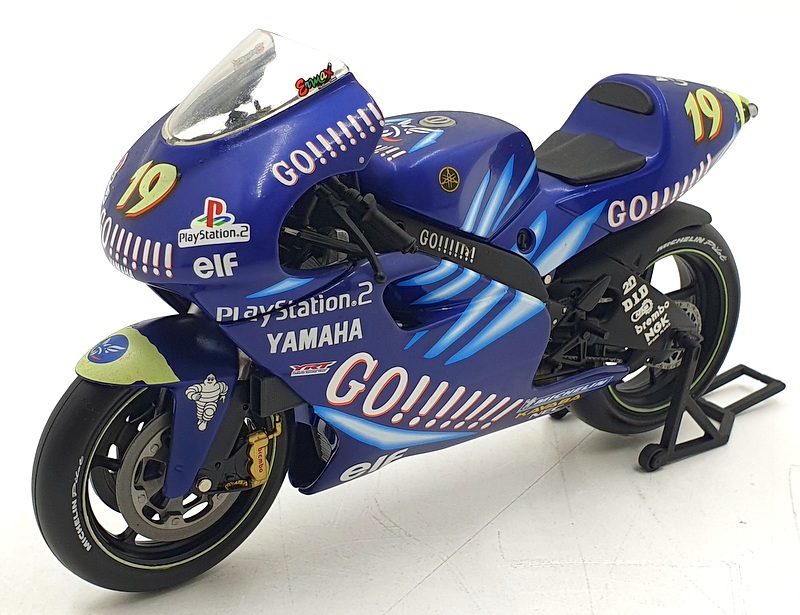 Minichamps 1/12 Scale 122 026319 - Yamaha YZR 500 Gauloises Jacque 2002