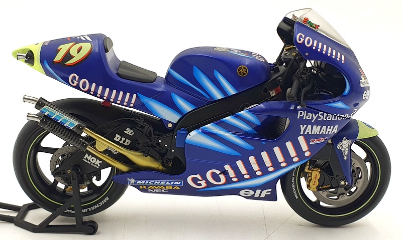 Minichamps 1/12 Scale 122 026319 - Yamaha YZR 500 Gauloises Jacque 2002