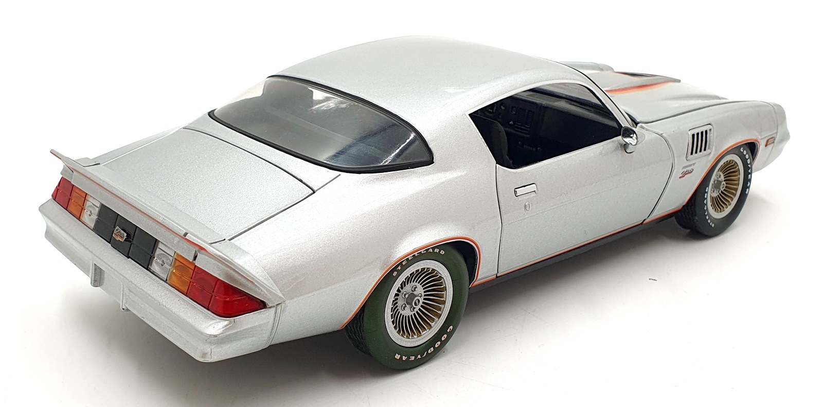 Greenlight 1/18 Scale Diecast 12900 - 1979 Chevrolet Camaro Z28 - Silver