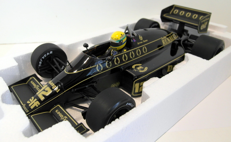 Minichamps 1/18 Scale - 540 861812 Lotus 98T Ayrton Senna