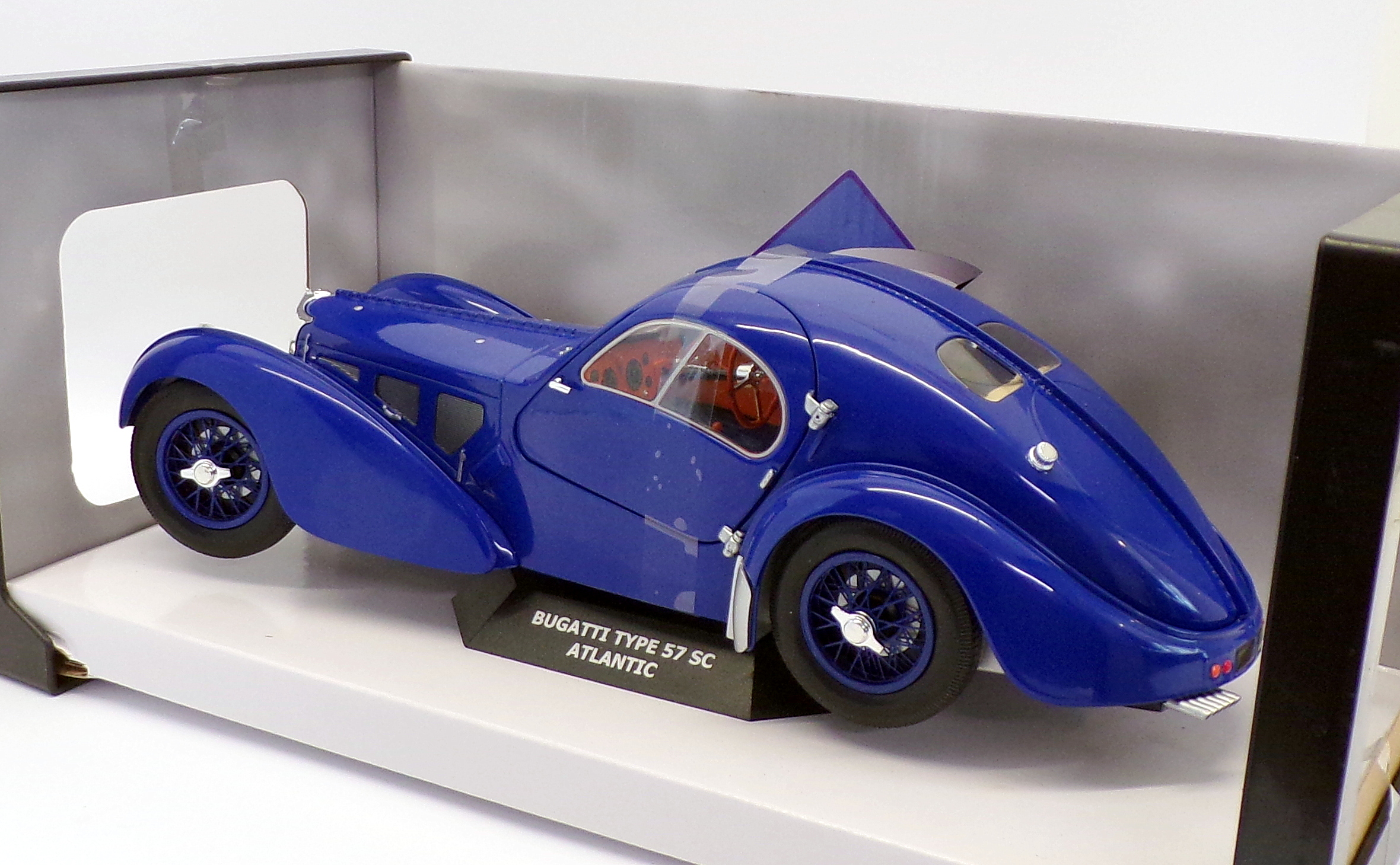  Solido 1 18  Scale Model Car S1802103 Bugatti Type 57 SC 