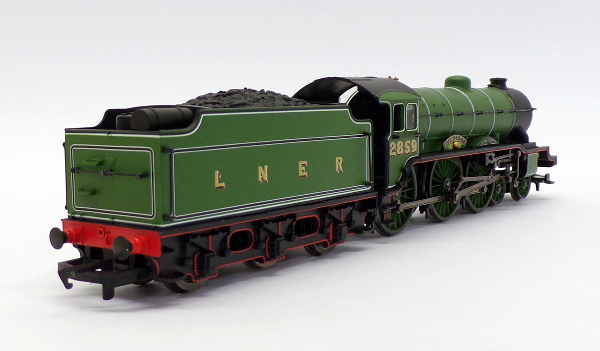 Hornby Oo Gauge Loco R2185 Lner 4 6 0 Class B17 4 Norwich City Ebay