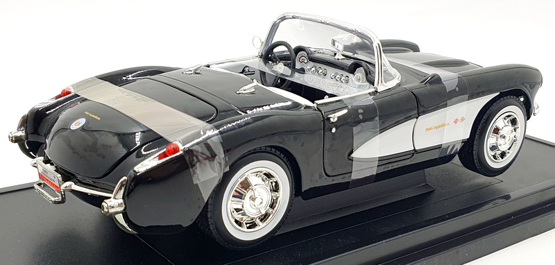 Road Signature 1/18 Scale 92018 - 1957 Chevrolet Corvette - Black/White