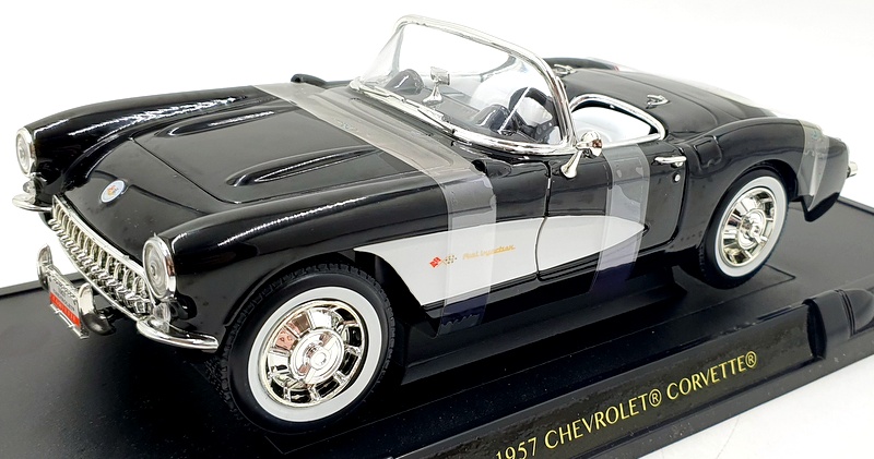 Road Signature 1/18 Scale 92018 - 1957 Chevrolet Corvette - Black/White