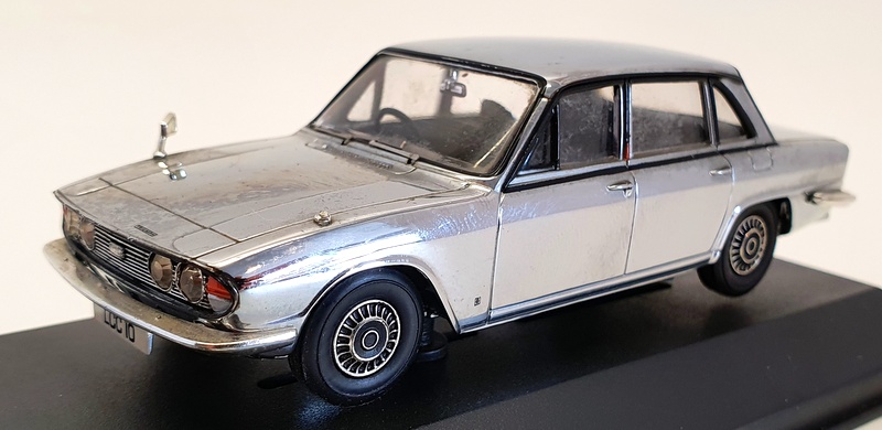 Vanguards 1/43 Scale Model Car VA08209 - Triumph 2000