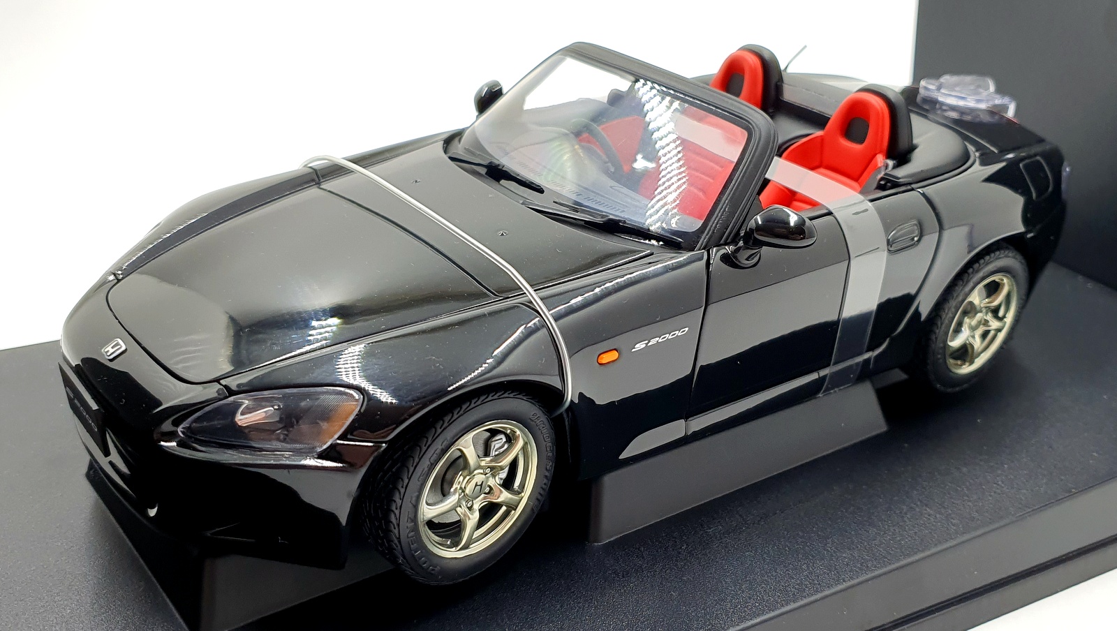 Autoart 1/18 Scale 73210 - Honda S 2000 Japanese Version - Black