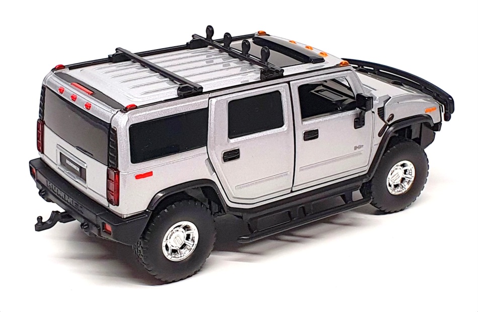 Tayumo 1/32 Scale Diecast 32160011 - Hummer H2 - Silver Tayumo 1/32 Scale Diecast 32160011 - Hummer H2 - Silver