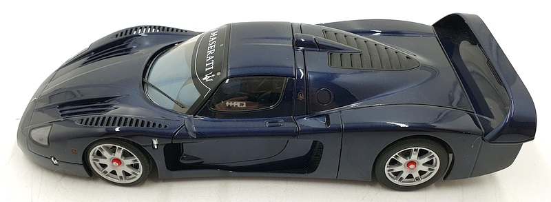 AutoArt 1/18 Scale Diecast 75802 - Maserati MC12 Road Car - Blue