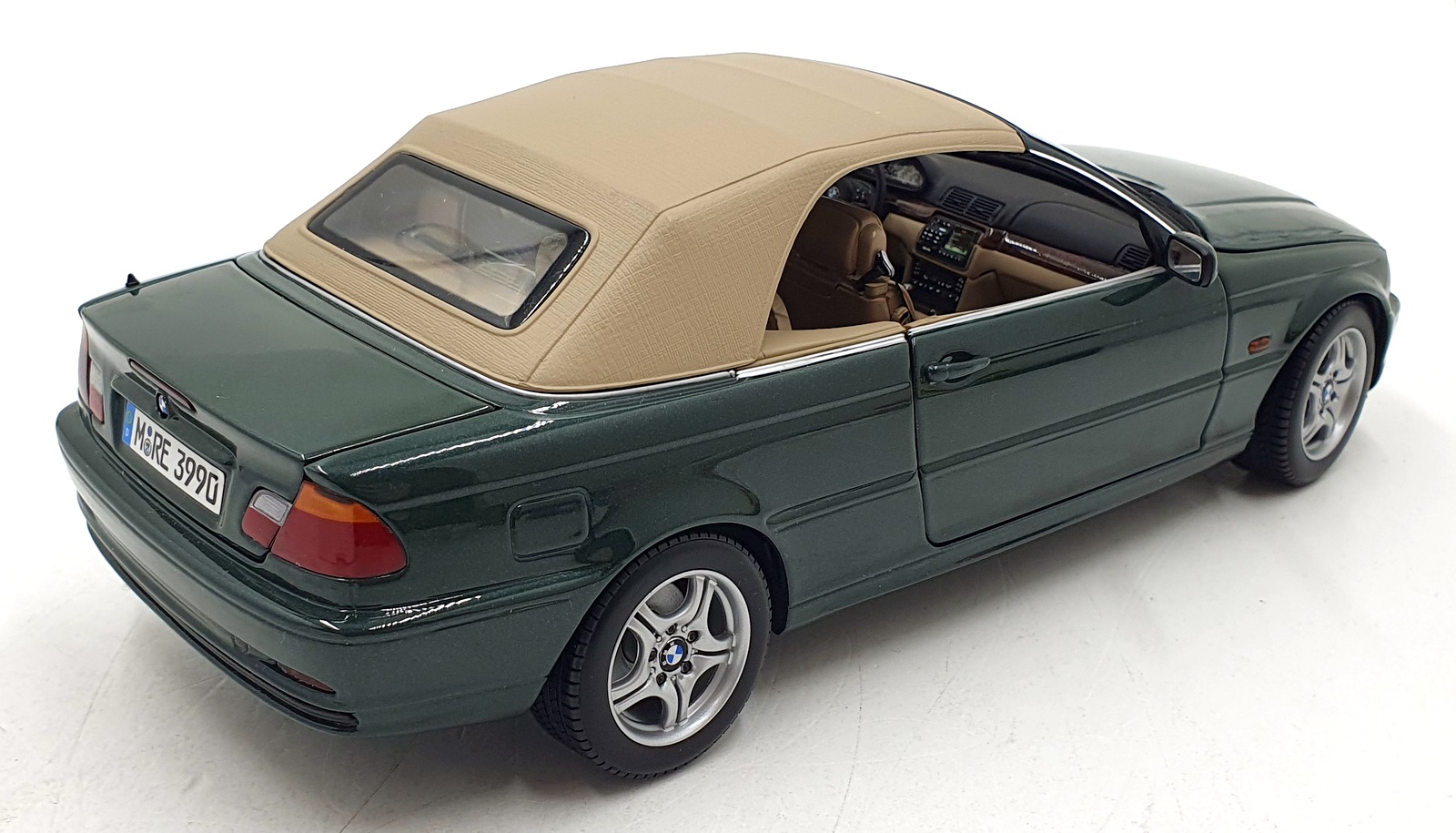 Kyosho 1/18 Scale 80 43 0 009 757 - BMW 3 Series Convertible - Green