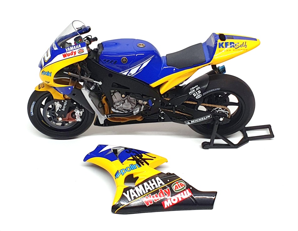 Minichamps 1/12 Scale 122 083052 - Yamaha YZR-M1 MotoGP 2008 - SIGNED Toseland