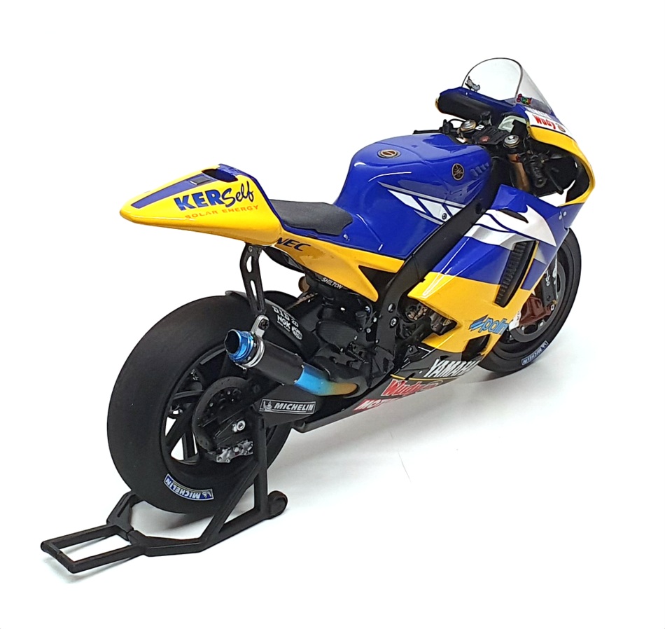 Minichamps 1/12 Scale 122 083052 - Yamaha YZR-M1 MotoGP 2008 - SIGNED Toseland