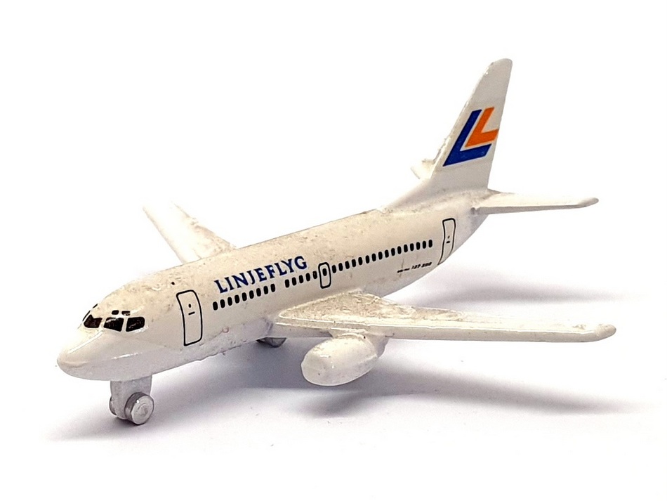 Schabak 1/600 Scale 945/70 - Boeing 737-500 Aircraft - Linjeflyg