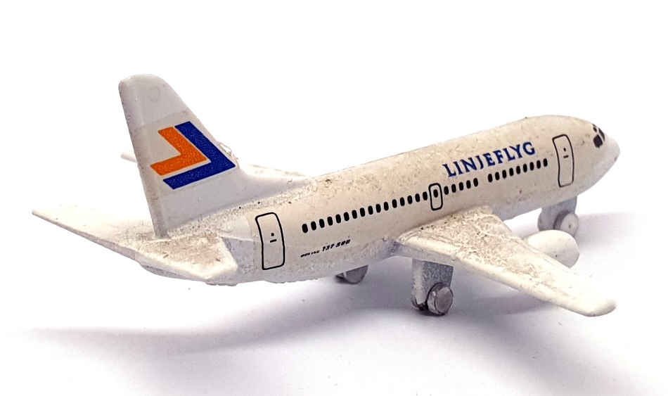 Schabak 1/600 Scale 945/70 - Boeing 737-500 Aircraft - Linjeflyg