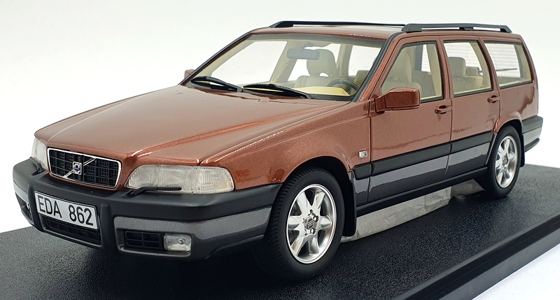 Cult 1/18 Scale CML181-1 - 1996-99 Volvo V70 XC Cross - Sandstone