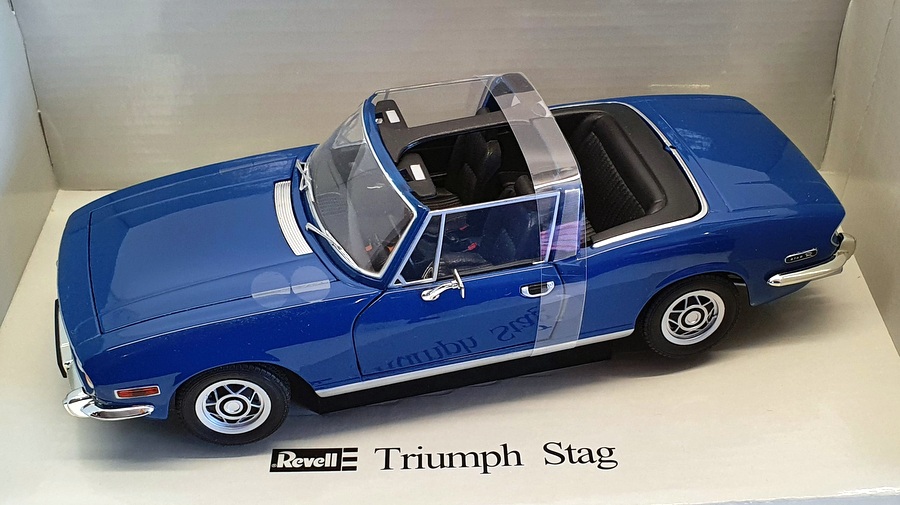 Revell 1/18 Scale Model Car 08815 Triumph Stag Blue 7427043201073