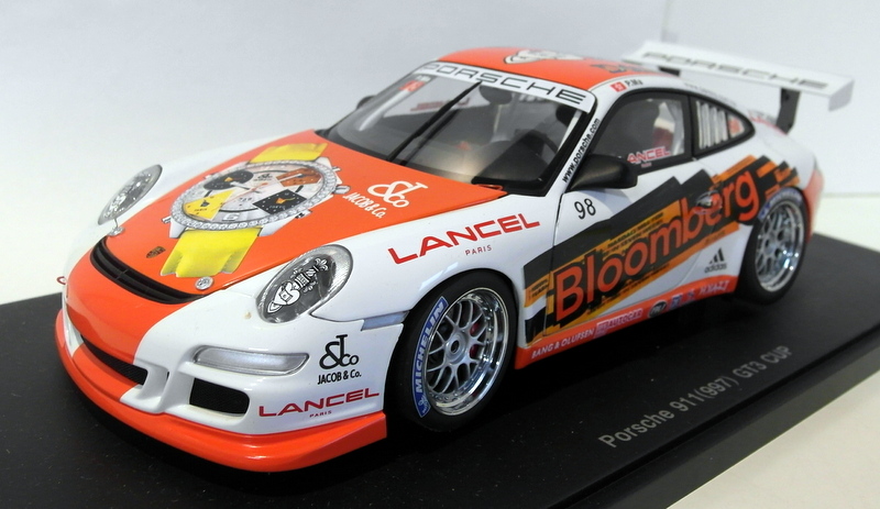 AUTOart Porsche 997 GT3 ミニカー 1/18 1/18 AUTOart PORSCHE 911(997) GT3 R 2010 PLAIN BODY VERSION