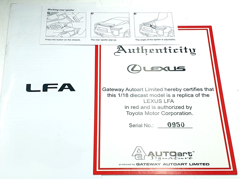 Autoart Signature 1/18 Scale diecast 78833 - Lexus LFA - Red