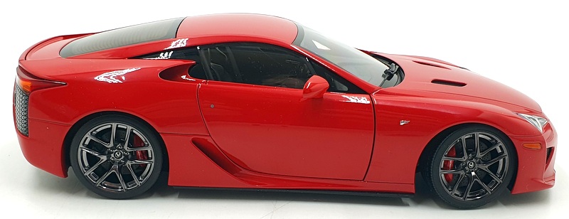 Autoart Signature 1/18 Scale diecast 78833 - Lexus LFA - Red