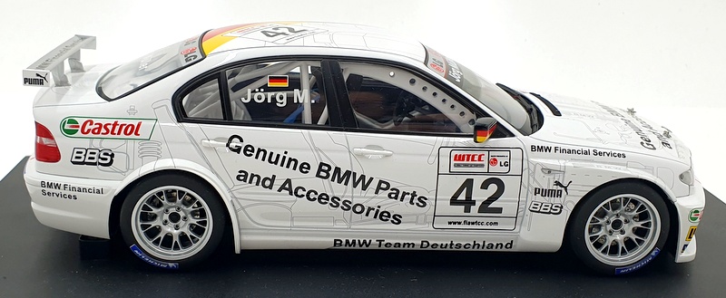 Autoart 1/18 Scale Diecast 80542 - BMW 320i WTCC 2005 #42 J.Muller