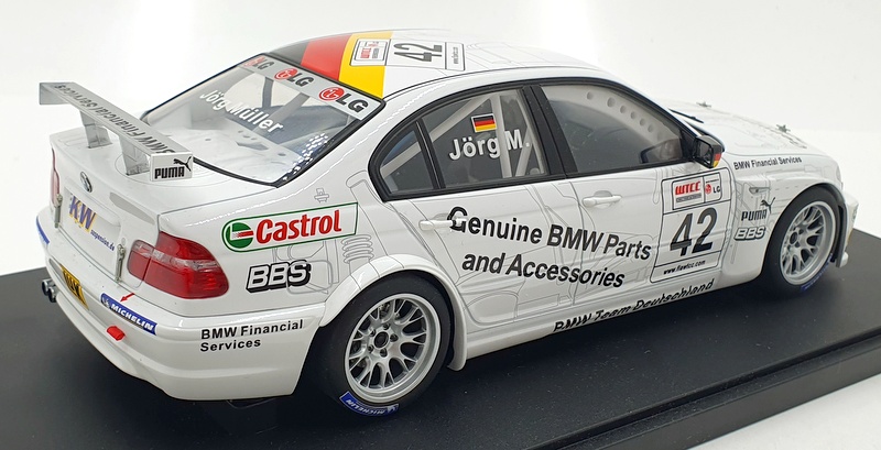 Autoart 1/18 Scale Diecast 80542 - BMW 320i WTCC 2005 #42 J.Muller