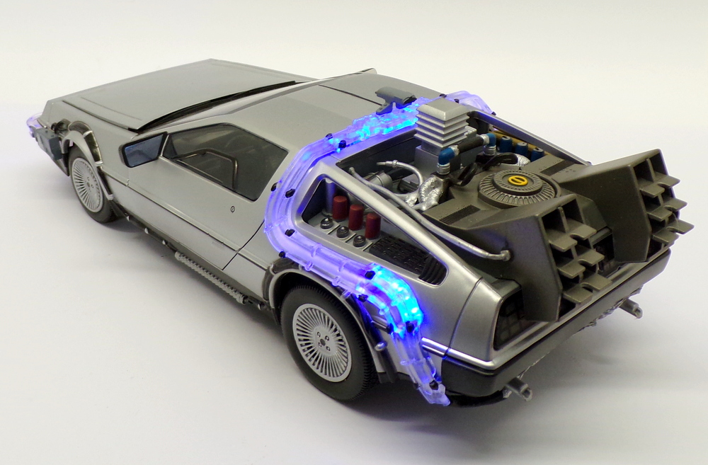 Diamond 1/15 Scale Plastic - 21012 Back to the Future Part 2 Time Machine