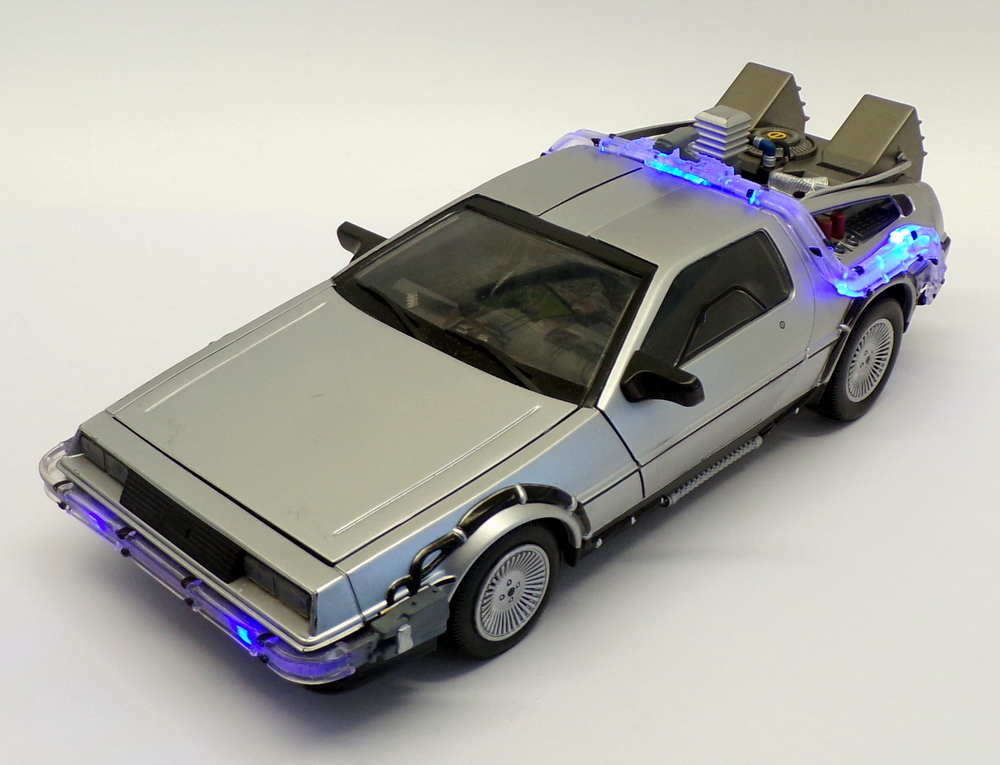 Diamond 1/15 Scale Plastic - 21012 Back to the Future Part 2 Time Machine