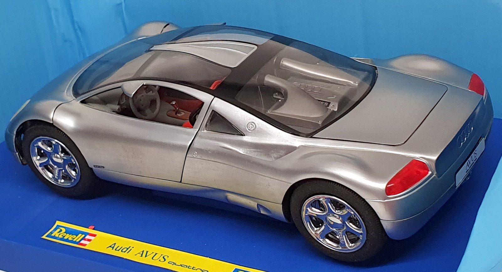 Revell 1/18 Scale Diecast 08426 - Audi Avus Quattro - Brushed Alloy Finish