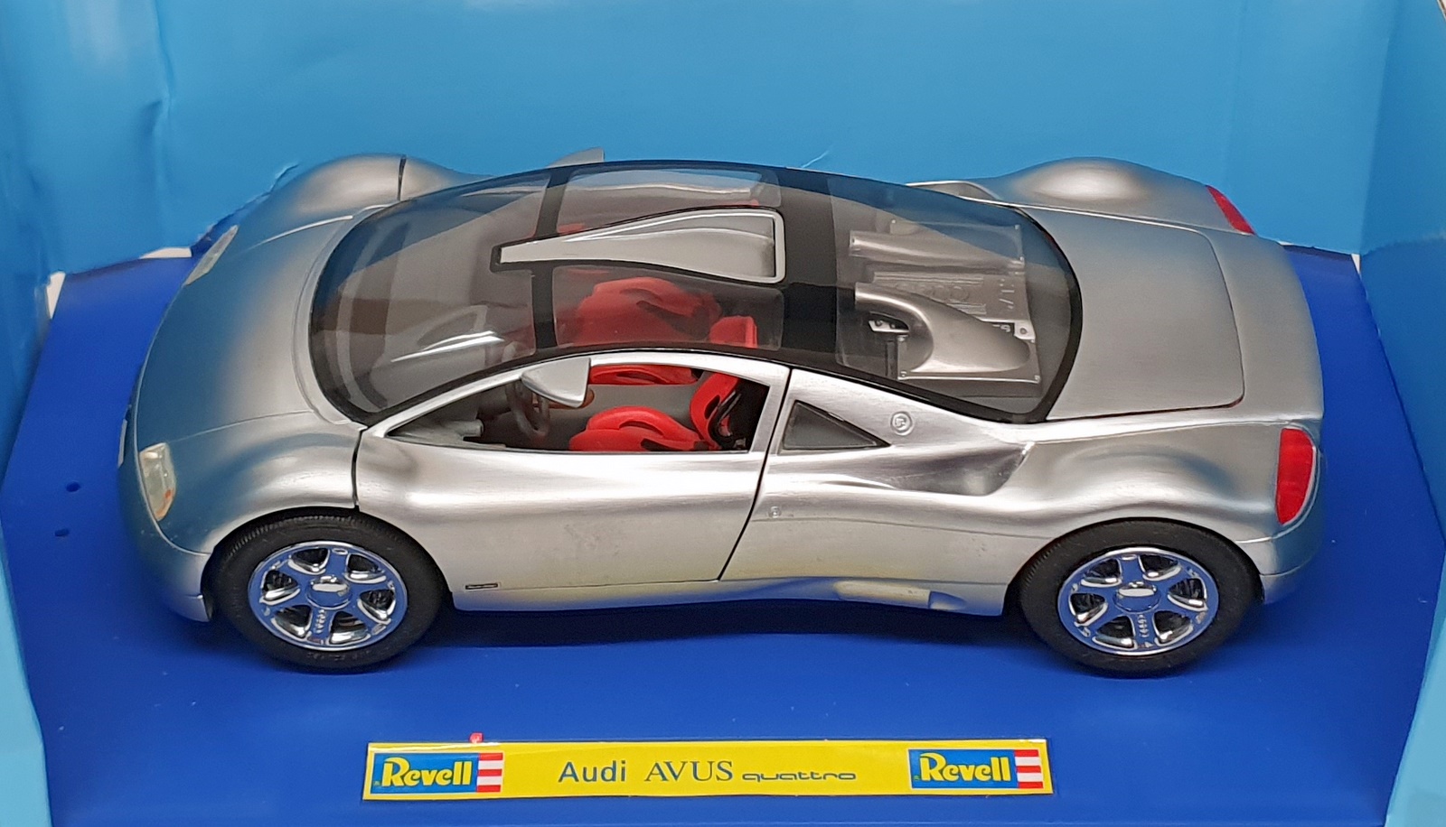 Revell 1/18 Scale Diecast 08426 - Audi Avus Quattro - Brushed Alloy Finish