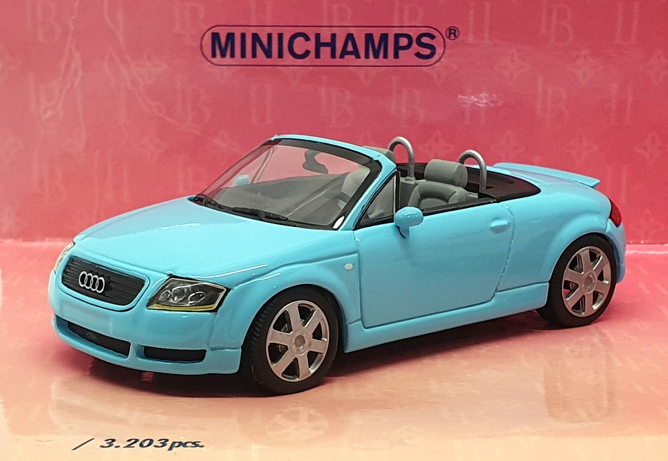Minichamps 1/43 Scale 402 173900 - Audi TT & Smart Cabrio - Legally Blonde 2