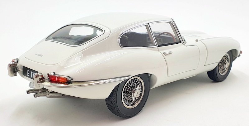 Kyosho 1/18 Scale Diecast 08954W - Jaguar E-type Coupe - White