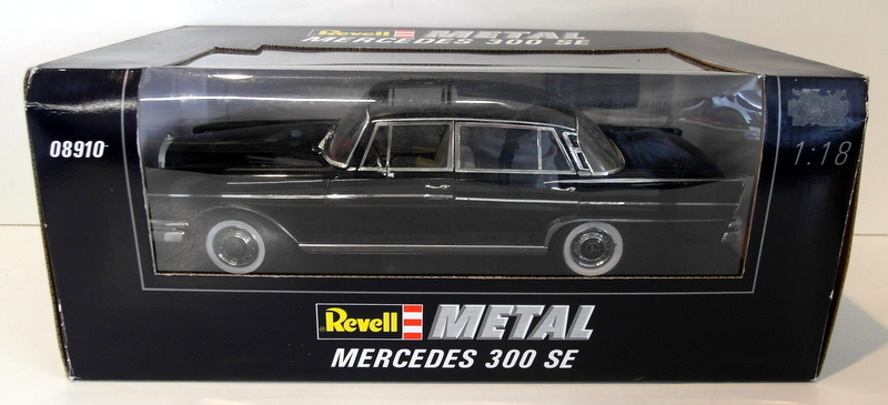 Revell 1/18 Scale diecast - 08910 Mercedes Benz 300 SE Black