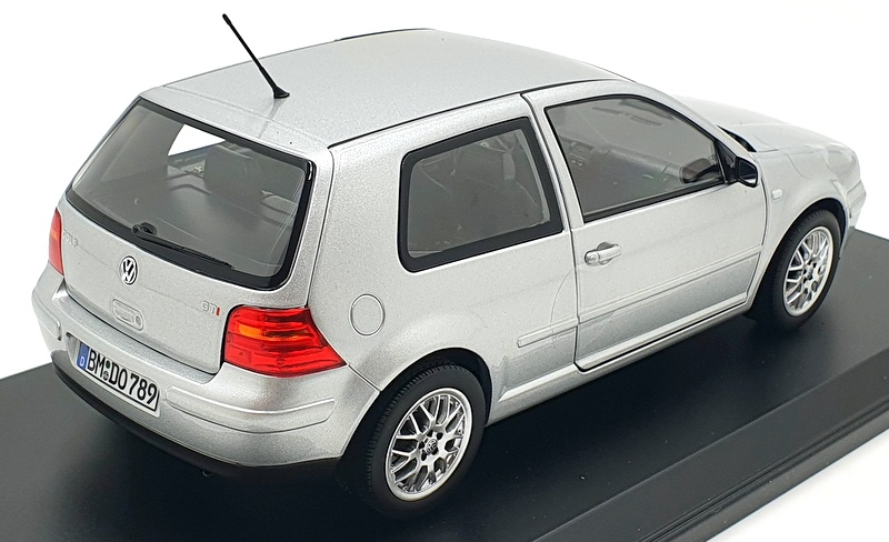 Norev 1/18 Scale Diecast 188570 - VW Golf GTI 1998 - Silver
