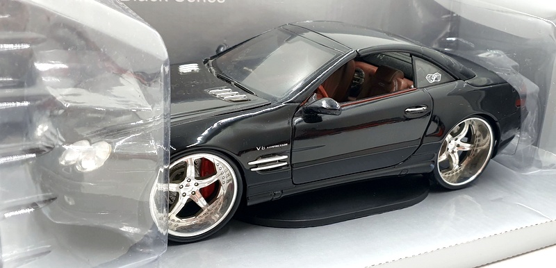 ミニカー 1/18 Mercedes Benz SL65 AMG Black Series Amazon.com: 1/18 Motor Max MB SL65 AMG Black Series Red