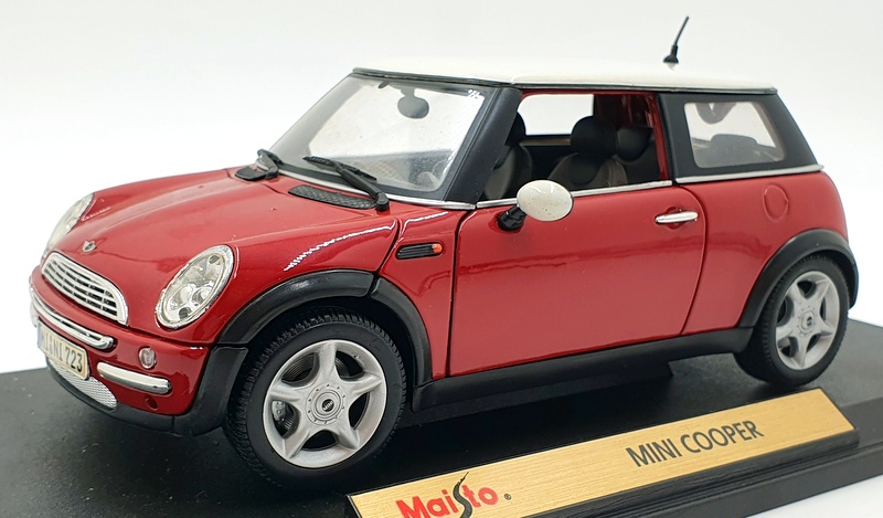 Maisto 1/18 scale Diecast 31619 - BMW Mini Cooper Red with white
