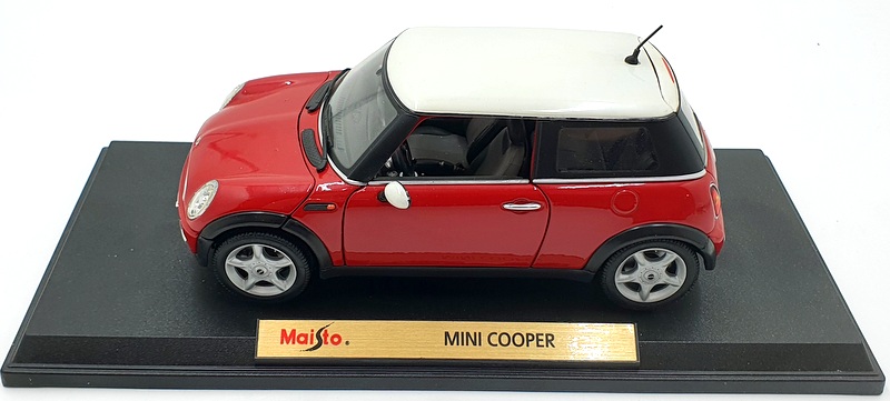 Maisto 1/18 scale Diecast 31619 - BMW Mini Cooper Red with white