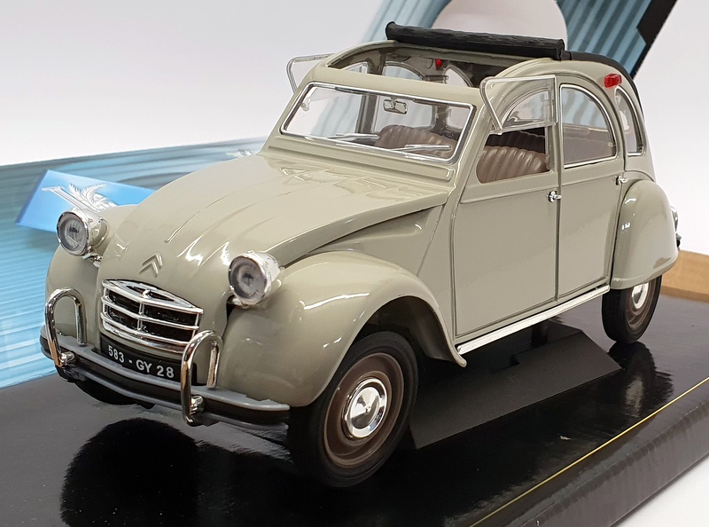 Solido 1/18 Scale Model Car 8028-01 - 1966 Citroen 2CV - Grey