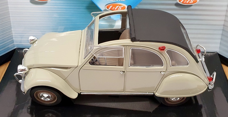 Solido 1/18 Scale Model Car 8028-01 - 1966 Citroen 2CV - Grey
